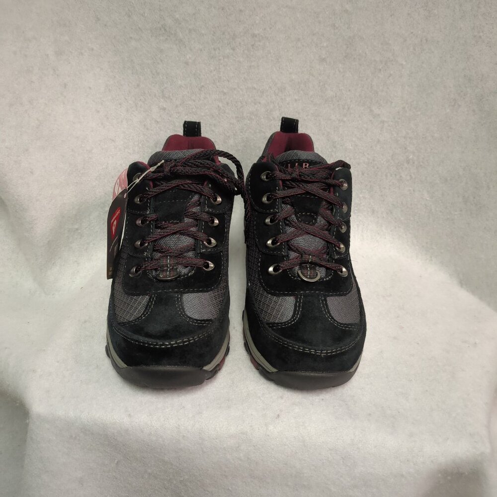 Women's L.L. Bean Lace Up Low Snow Sneakers Size 6.5D
